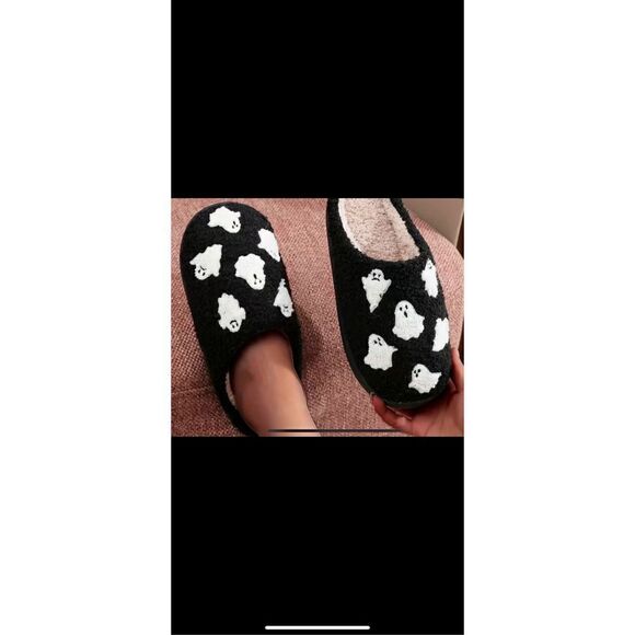 COPY - Six lil  ghost themed, plush lined slippers size 8.5-9 - Picture 10 of 10